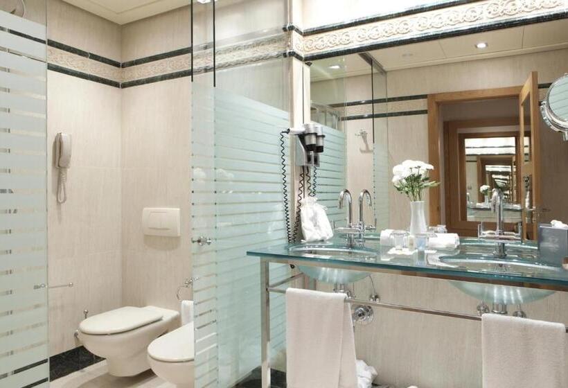 اتاق اجرایی با چشم‌انداز دریا, Las Arenas Balneario Resort