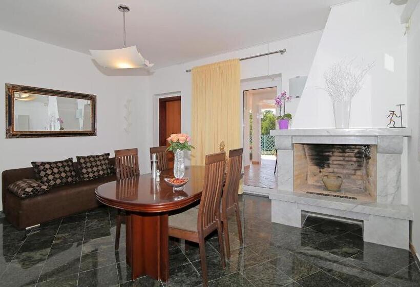 Апартаменты Deluxe 2 Спальни, Villa Antea Apartments
