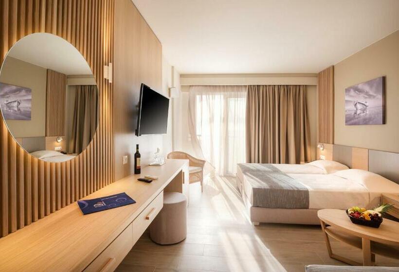 Номер Стандарт с Террасой, Horizon Beach Resort