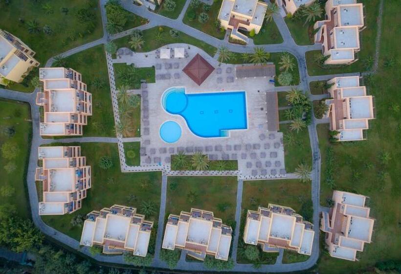 Семейный Номер Вид на Бассейн, Horizon Beach Resort