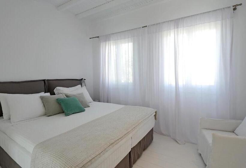 带按摩浴缸和海景的套房, Ostraco Suites