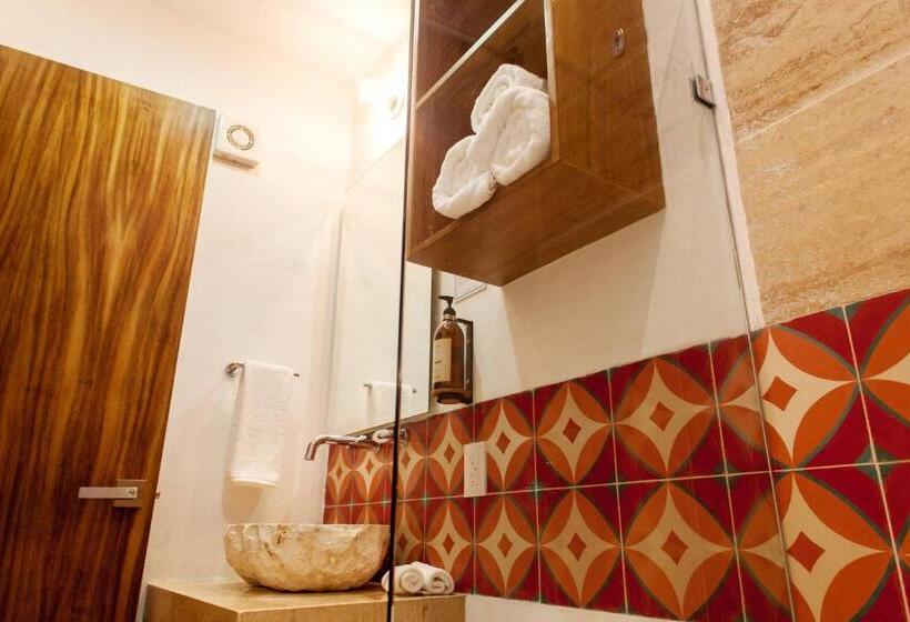 基本间, Latino Hotel Boutique