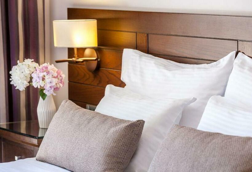 Полулюкс с Бассейном, Porto Platanias Beach Resort & Spa
