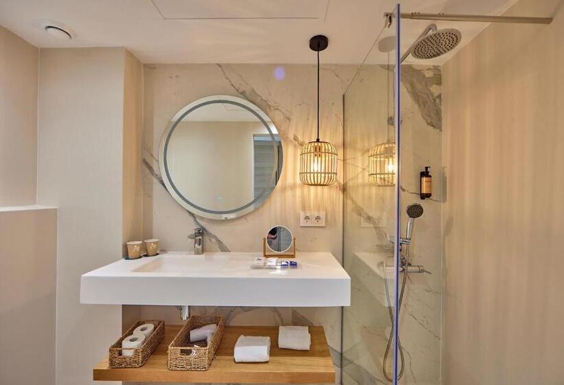 Полулюкс Одноместный с Террасой, Tomir Portals Suites  Adults Only