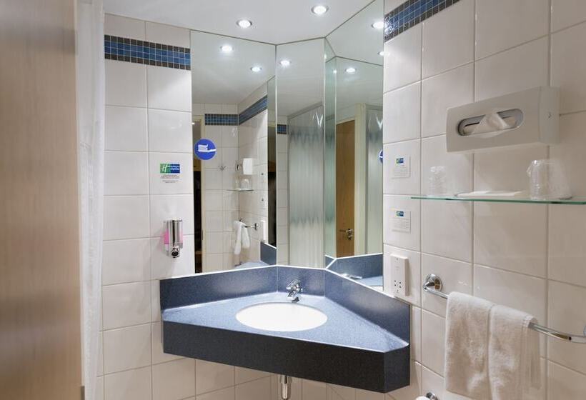Номер Стандарт, Holiday Inn Express Portsmouth Gunwharf Quays, An Ihg