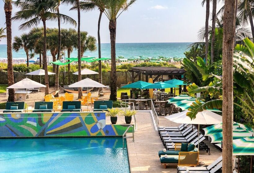 سوییت با چشم‌انداز دریا, Kimpton Surfcomber Hotel, An Ihg