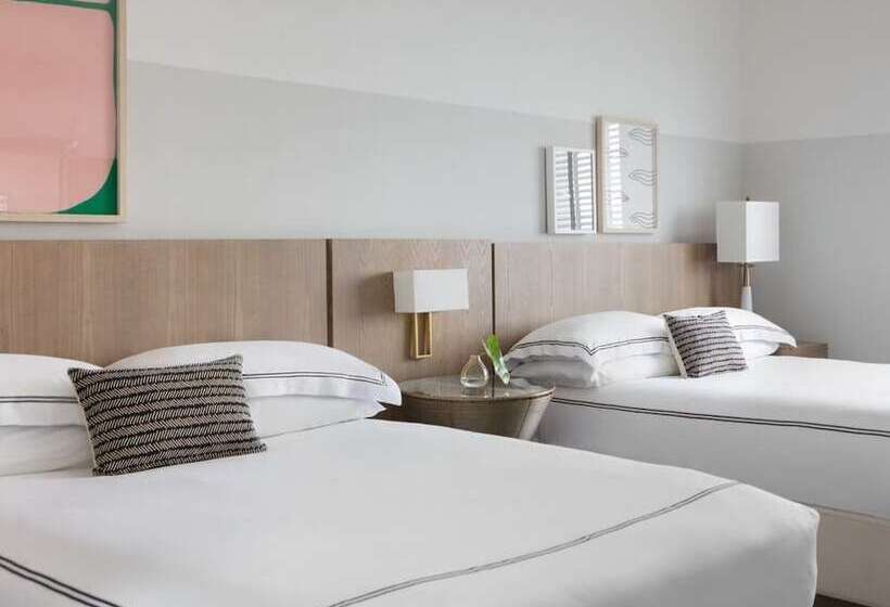 חדר פרמיום נוף לגינה, Kimpton Surfcomber Hotel, An Ihg