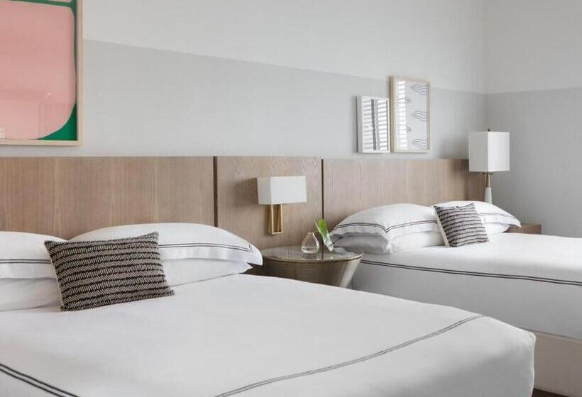 חדר פרמיום נוף לגינה, Kimpton Surfcomber Hotel, An Ihg