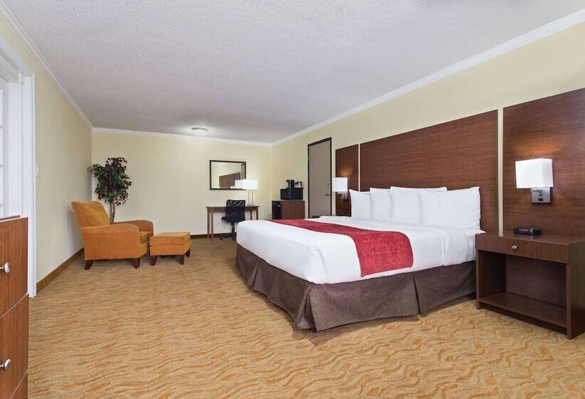２ベッドスイートルーム, Ramada By Wyndham Tampa Westshore Airport South