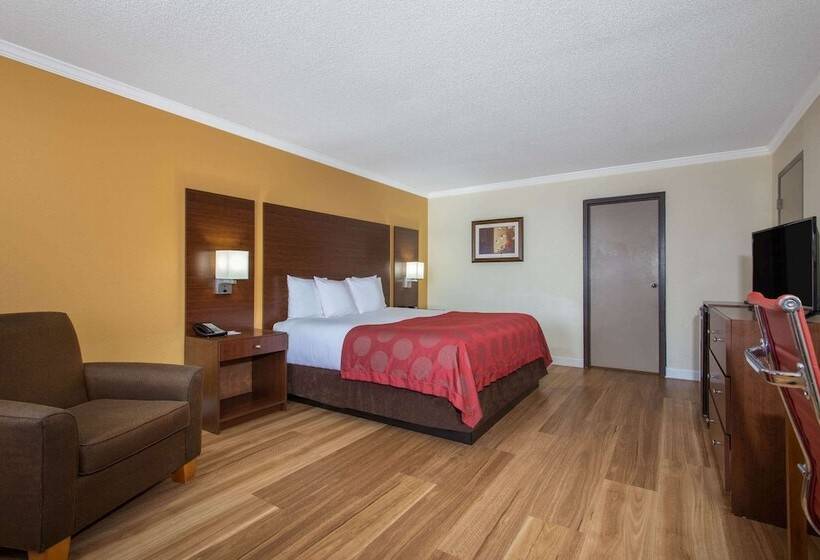 Люкс 2 Спальни, Ramada By Wyndham Tampa Westshore Airport South