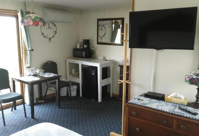 Номер Deluxe с Балконом, Midway Lodging