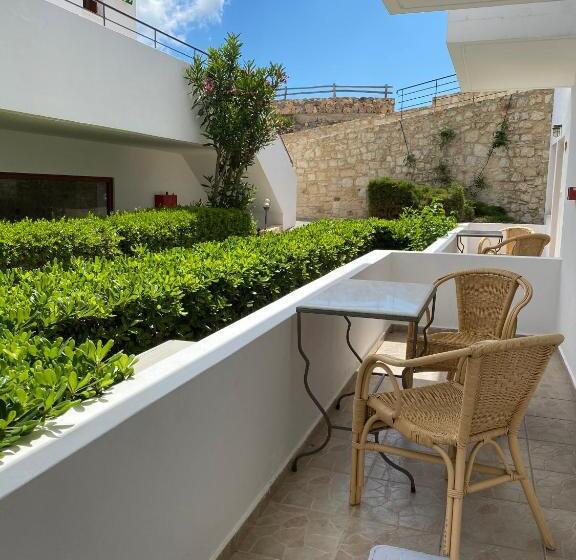 جناح مطلّ علي الحديقة, Amazones Village Suites