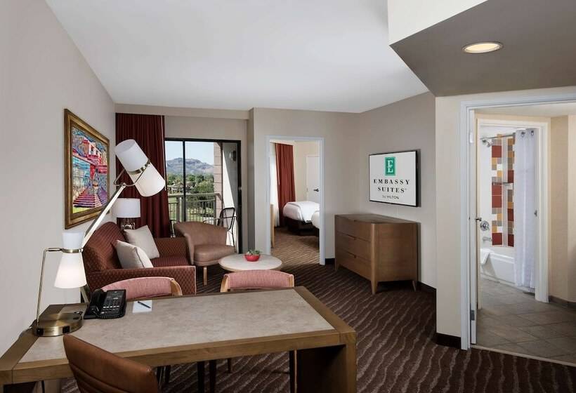 Люкс Адаптированный для Инвалидов, Embassy Suites By Hilton Phoenix Scottsdale