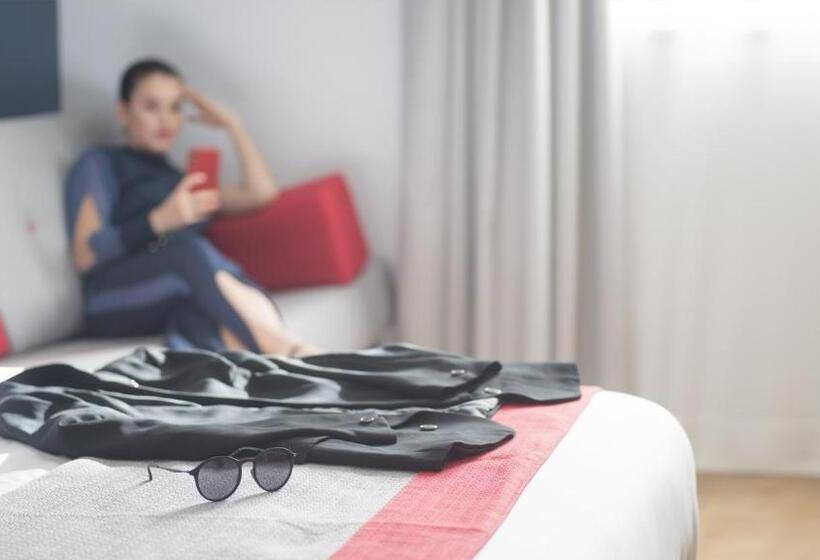 Номер Стандарт Трехместный, Holiday Inn Express Molins De Rei, An Ihg