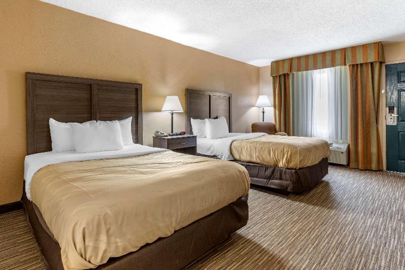 Люкс, Quality Inn & Suites Hanes Mall