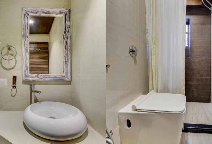 Номер Deluxe, Treebo Soho Newtown