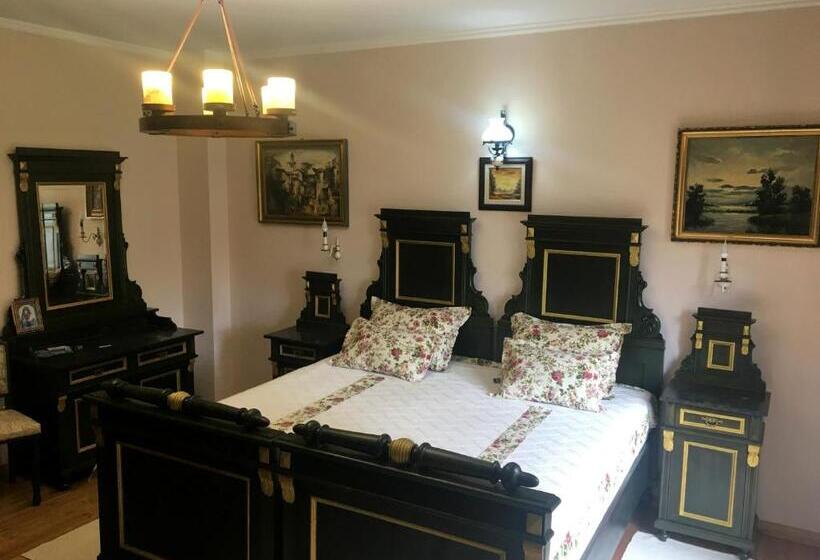 اتاق استاندارد با چشم‌انداز استخر, Palazzo Banicevic Luxury Rooms