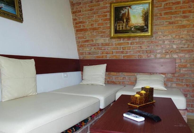 آپارتمان 1 خوابه با چشم‌انداز باغ, Villa Lions
