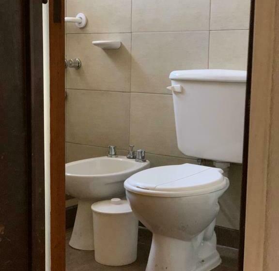 低层单卧公寓, Aparthosteriaplaza