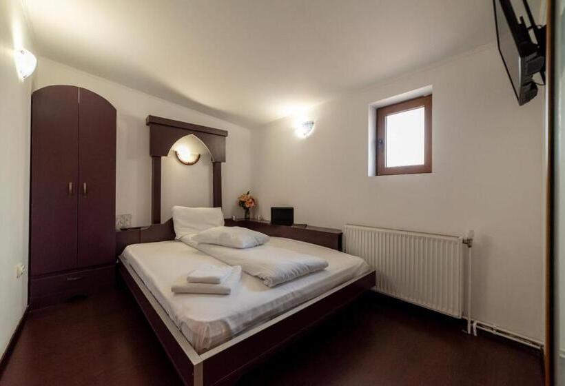 Четырехместный Номер Стандарт, Escala Rooms