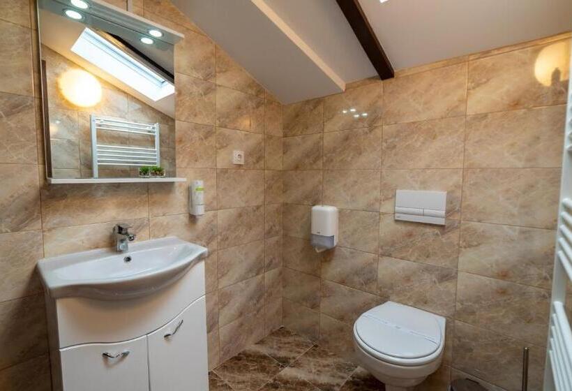 Четырехместный Номер Deluxe, Escala Rooms