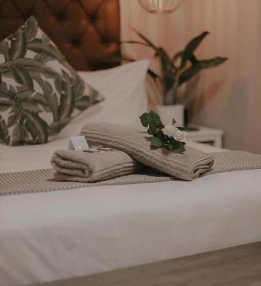 Семейный Номер, Villa Rose Guesthouse & Venue