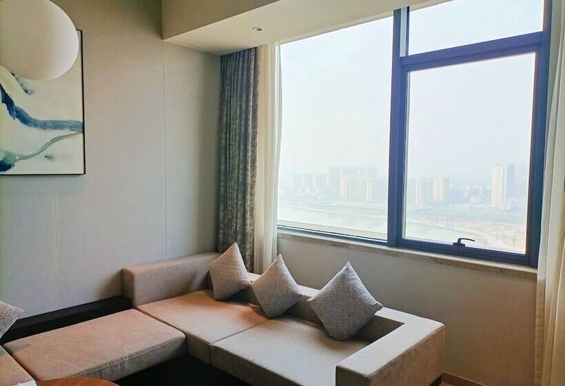 디럭스 스위트, Hilton Garden Inn Changde Dingcheng