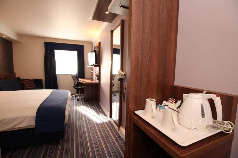 Номер Стандарт, Holiday Inn Express London Gatwick   Crawley By Ihg