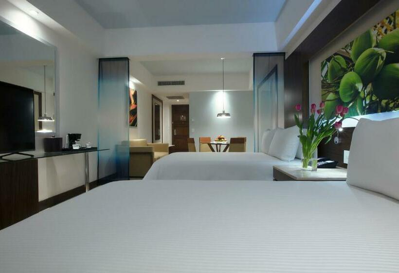 جناح جونيور مطلّ علي حمام السباحة, Krystal Grand Nuevo Vallarta