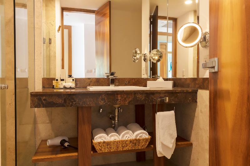 جناح جونيور مطلّ علي حمام السباحة, Krystal Grand Nuevo Vallarta