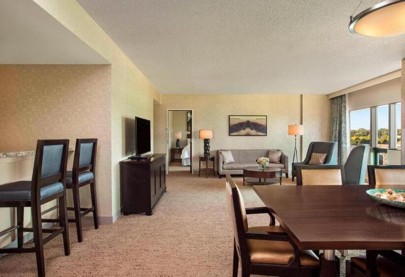 Номер Executive Кровать Кинг, The Westin Southfield Detroit