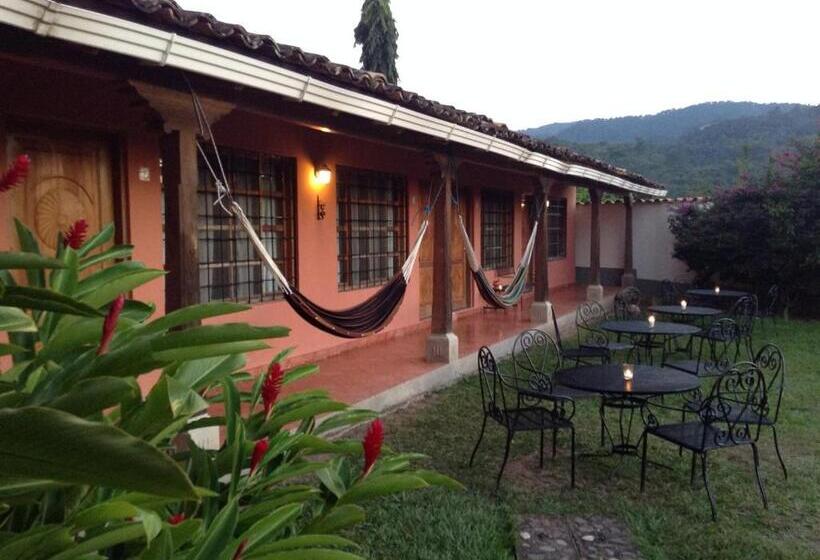 اتاق استاندارد با چشم‌انداز کوهستان, La Casa De Cafe Bed And Breakfast
