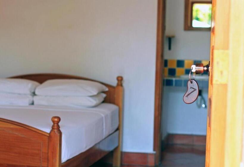 اتاق استاندارد با چشم‌انداز باغ, La Casa De Cafe Bed And Breakfast