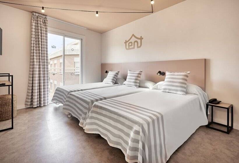スタンダードトリプルルーム, tent Lloret de Mar