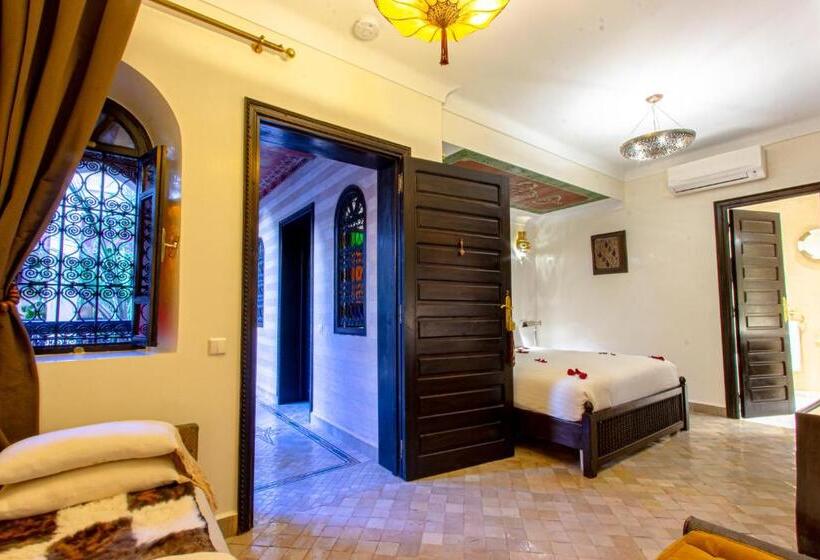 اتاق سوپریور, Dar Anika
