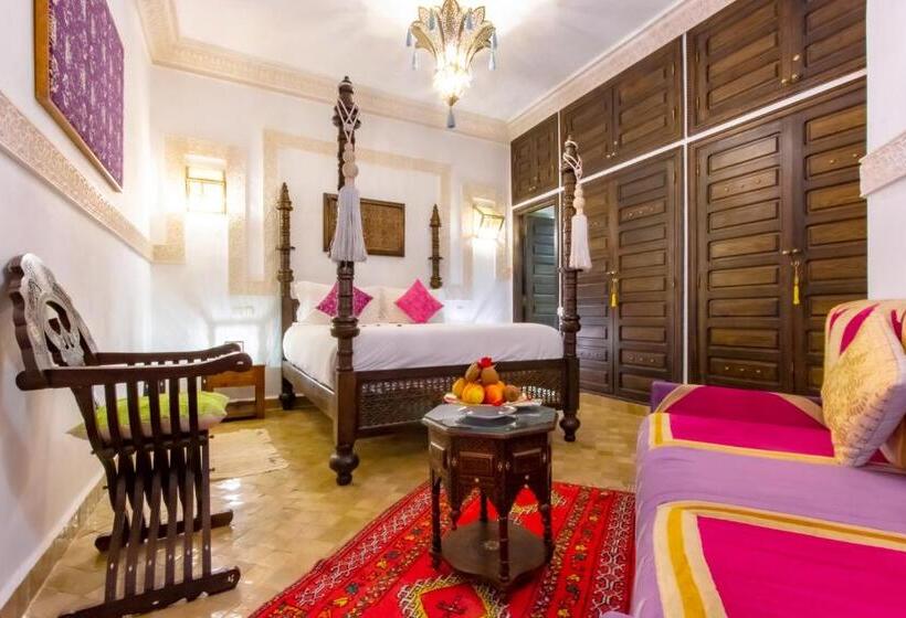 اتاق سوپریور, Dar Anika