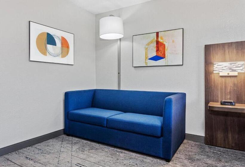 Люкс Кровать Кинг, Holiday Inn Express Hotel & Suites Chicago Algonquin, An Ihg