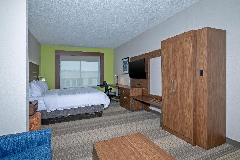 Люкс Кровать Кинг, Holiday Inn Express Hotel & Suites Woodbridge, An Ihg
