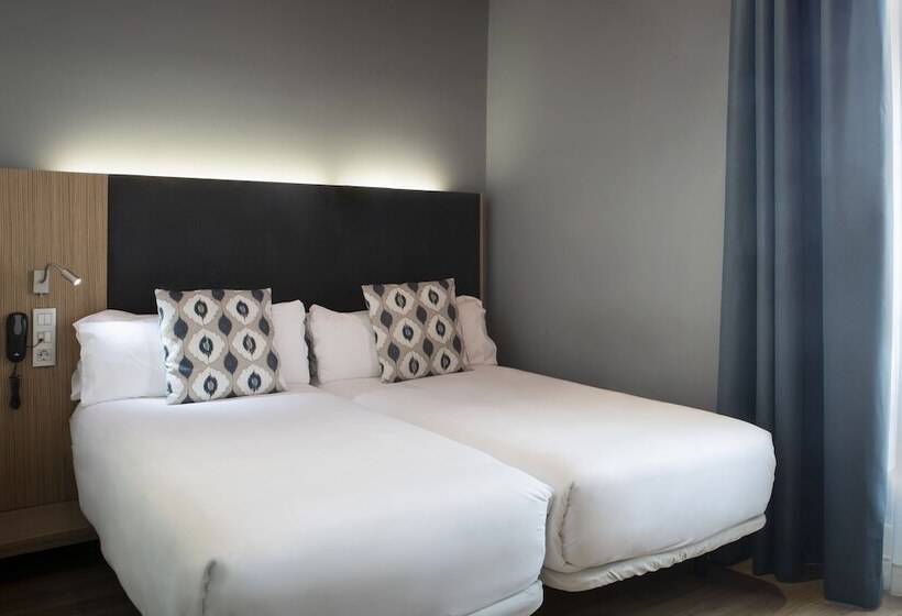 Quarto Quádruplo Estandar, Petit Palace Plaza Del Carmen