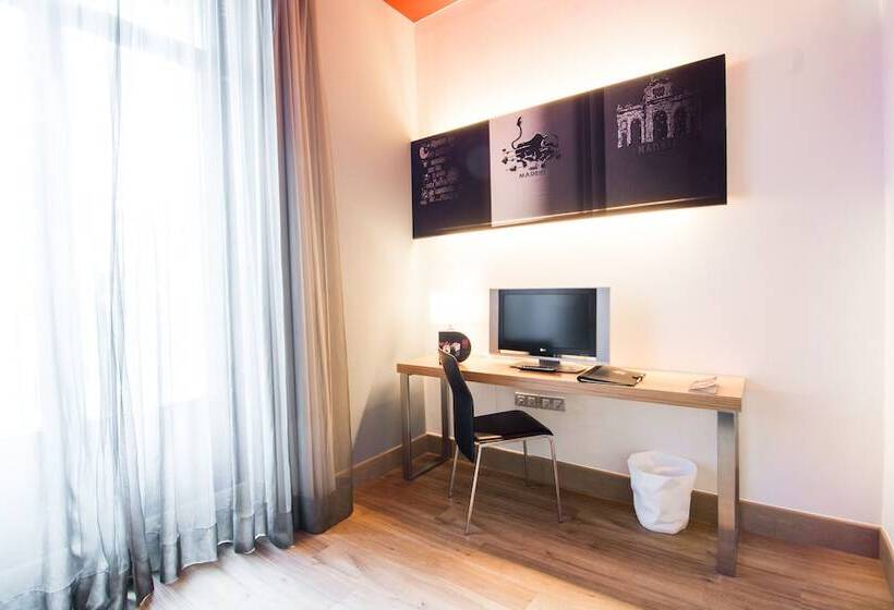 Quarto Quadruple Standart com Varanda, Petit Palace Plaza Del Carmen
