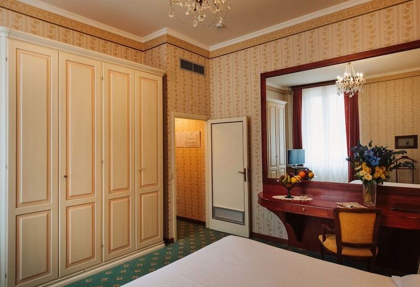 Номер Комфорт, Grand Hotel Excelsior