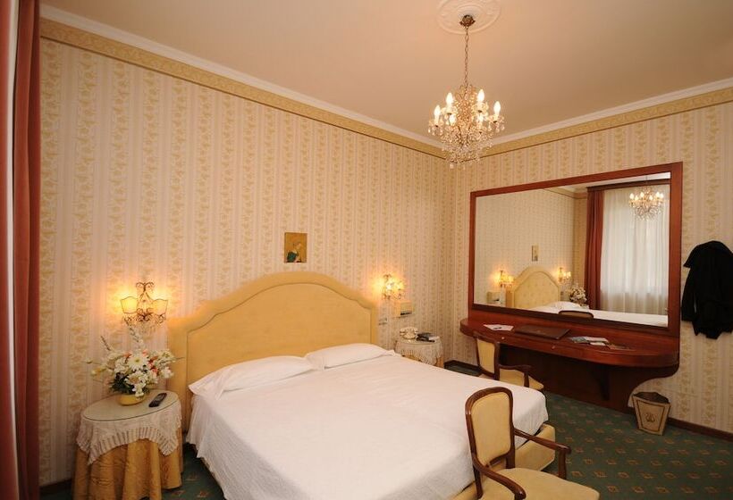 Четырехместный Номер Стандарт, Grand Hotel Excelsior