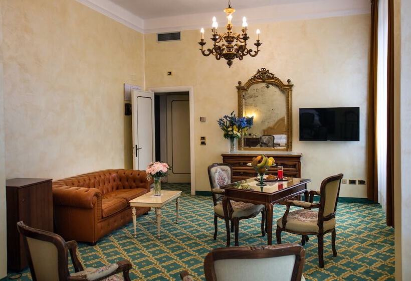 Номер Стандарт Трехместный, Grand Hotel Excelsior