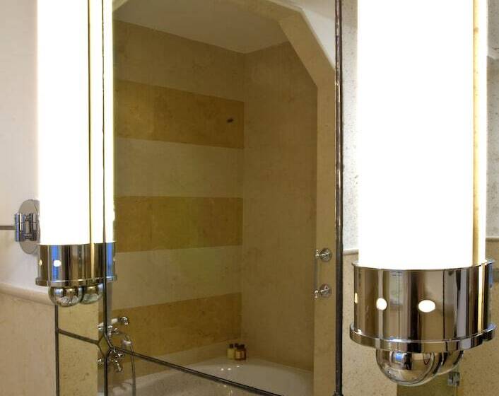 اتاق اجرایی, Grand Hotel Savoia