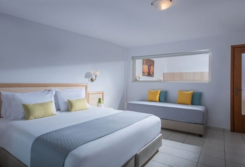 Люкс Семейный 2 Спальни, Blue Bay Resort