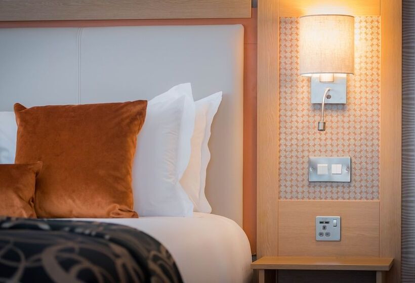 스탠다드 룸 강 전망, Clayton Hotel Cork City