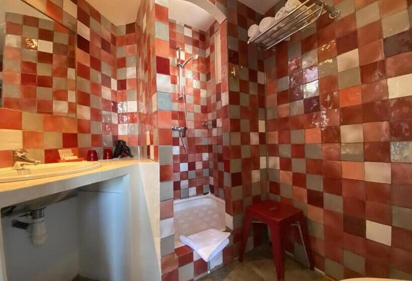 Номер Стандарт Трехместный, Hôtel La Rotonde