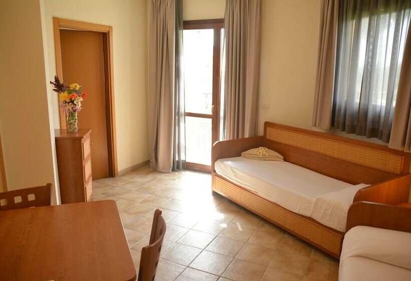 Семейный Номер, Voi Arenella Resort