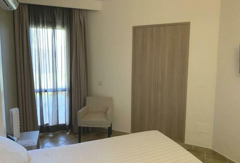 Трехместный Номер Комфорт, Voi Arenella Resort