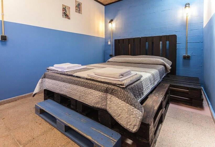 スタンダード４人部屋, Loft Hostal Group